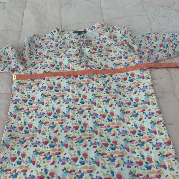 GIBSON size MP dress white background with colorful print tie at neck gorgeous - Picture 9 of 12